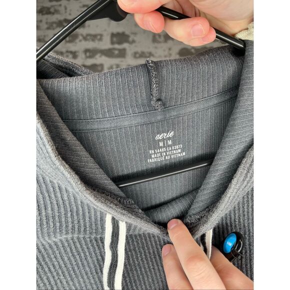 Aerie | women cropped gray ribbed hoodie - Picture 2 of 10